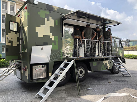 東風6x6軍用炊事車圖片5